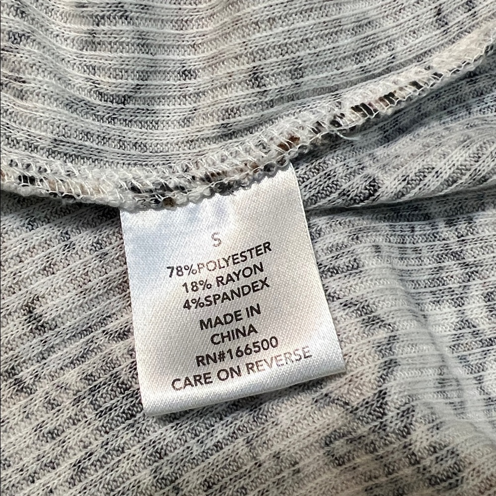 Berkley JensenPatterned Long Sleeve Women's Top - Picture 6 of 6
